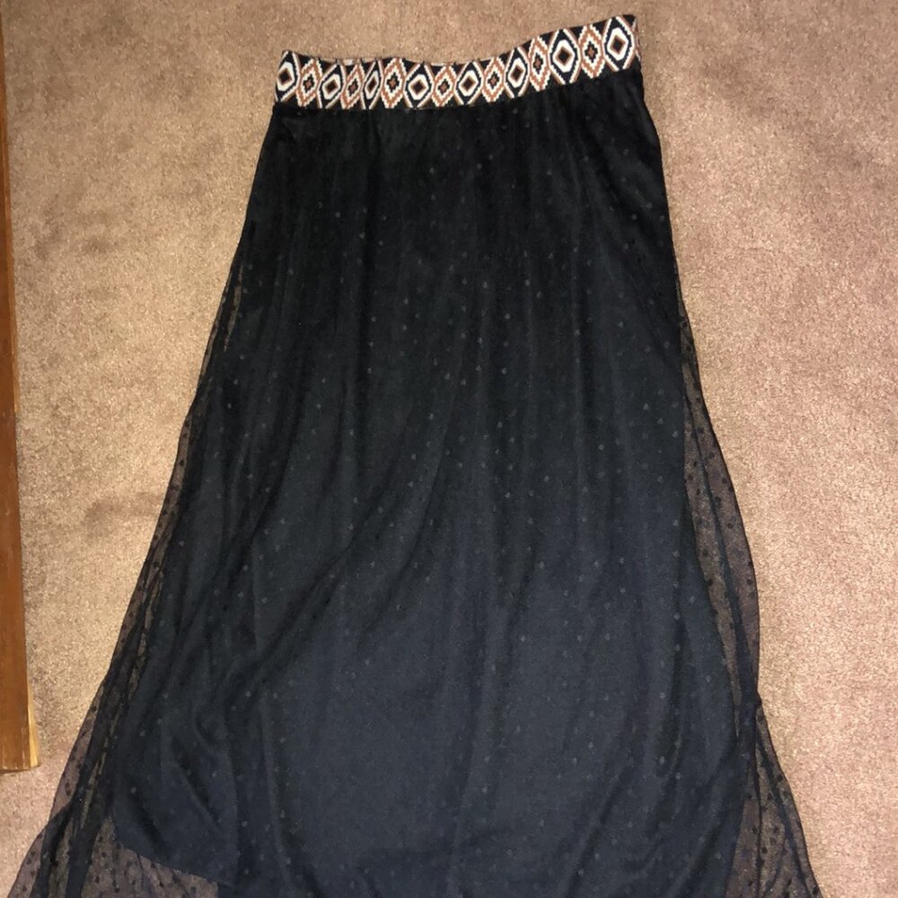 EUC Highness longblack w/ lace overlay maxi skirt sz S/M